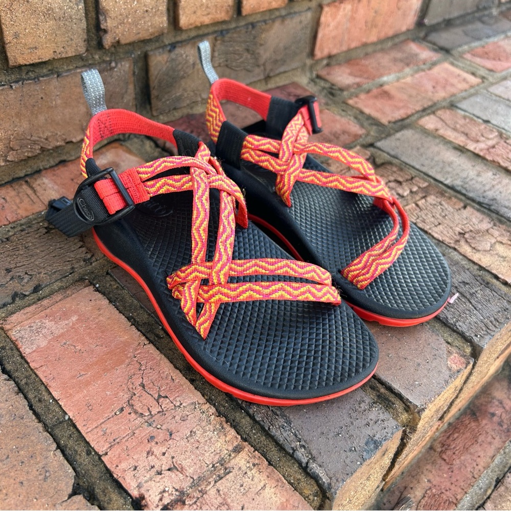 Chaos Kids size 2 sandals LIKE NEW!!